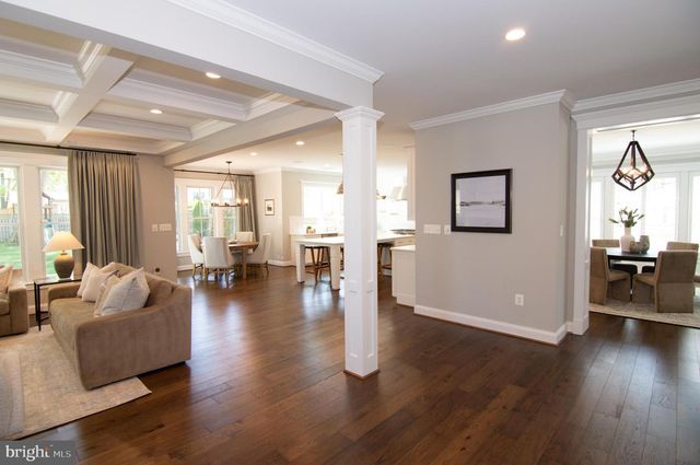 204 BATTLE ST SW, Vienna, VA 22180