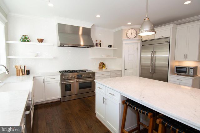 204 BATTLE ST SW, Vienna, VA 22180