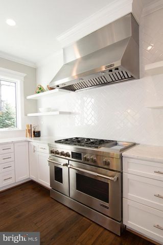 204 BATTLE ST SW, Vienna, VA 22180