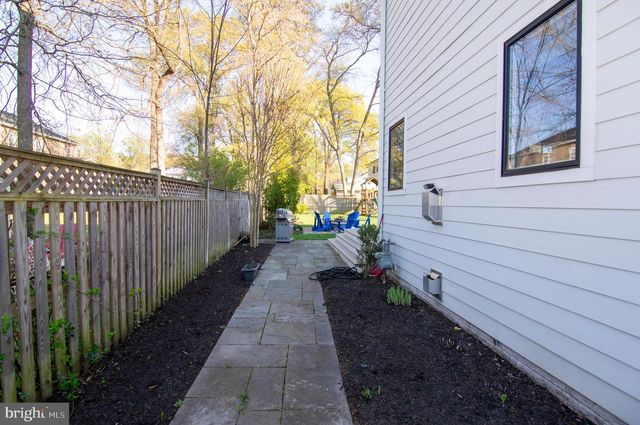 204 BATTLE ST SW, Vienna, VA 22180