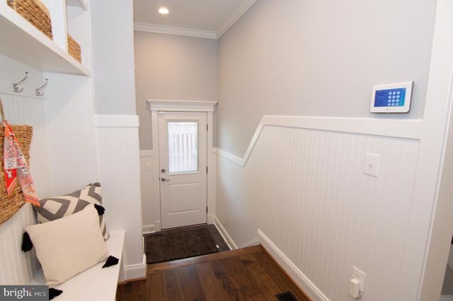 204 BATTLE ST SW, Vienna, VA 22180