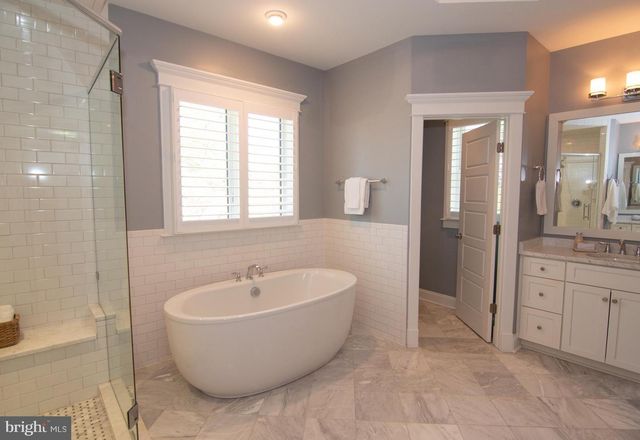204 BATTLE ST SW, Vienna, VA 22180