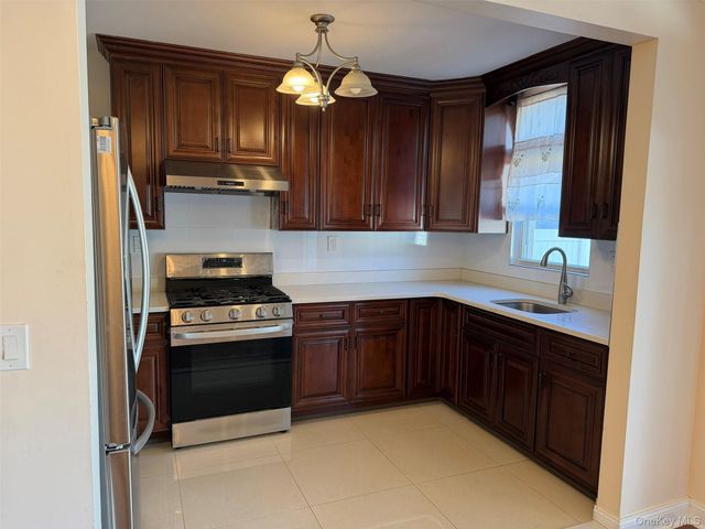 18917 45th Avenue, Flushing, NY 11358