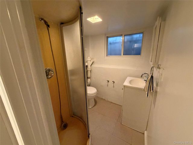 18917 45th Avenue, Flushing, NY 11358