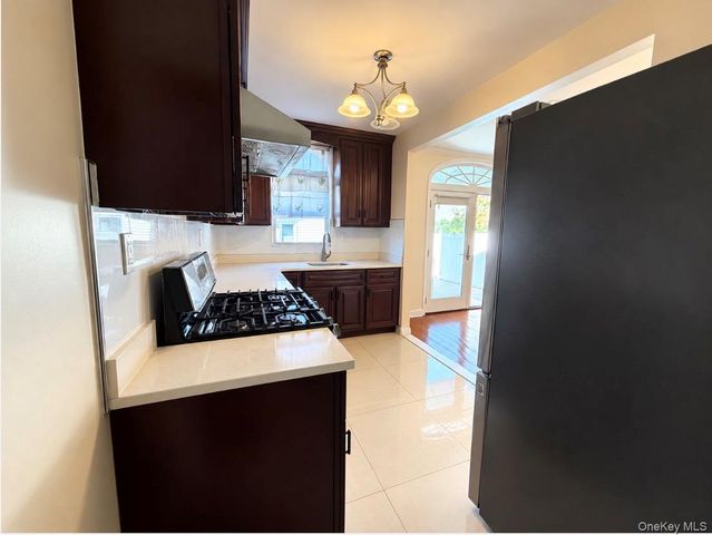 18917 45th Avenue, Flushing, NY 11358