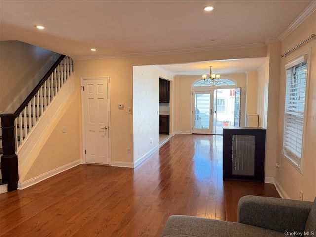 18917 45th Avenue, Flushing, NY 11358