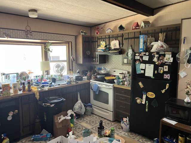N143 PINE LANE, Waupaca, WI 54981