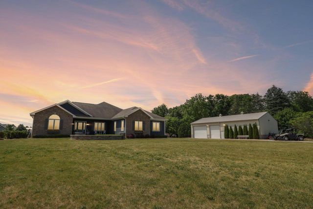 1611 51st STREET, Caledonia, WI 53108