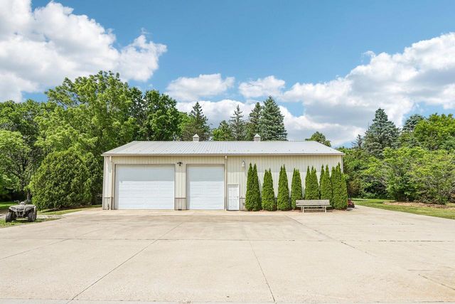 1611 51st STREET, Caledonia, WI 53108