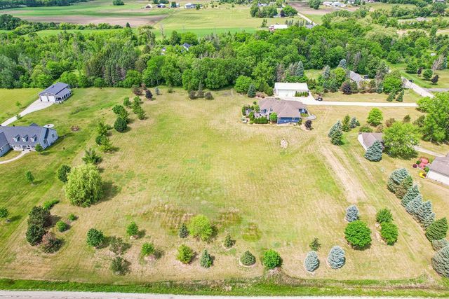 1611 51st STREET, Caledonia, WI 53108