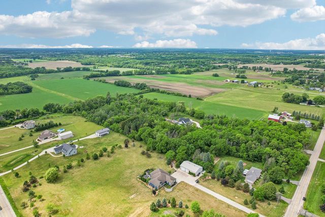 1611 51st STREET, Caledonia, WI 53108