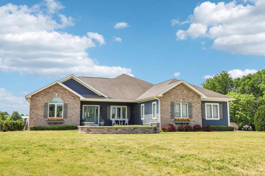 1611 51st STREET, Caledonia, WI 53108