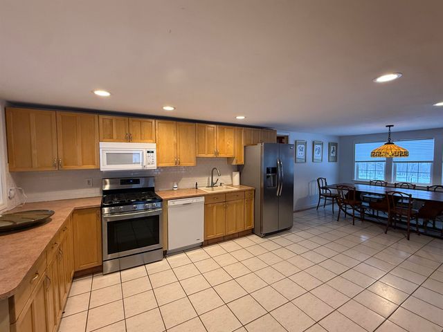 14 Garrison Lane, Exeter, NH 03833