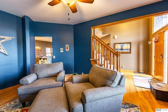 9917 Brentwood Drive, La Vista, NE 68128