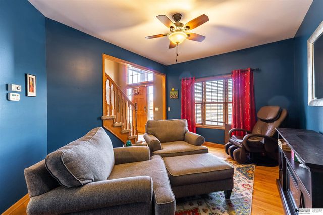 9917 Brentwood Drive, La Vista, NE 68128