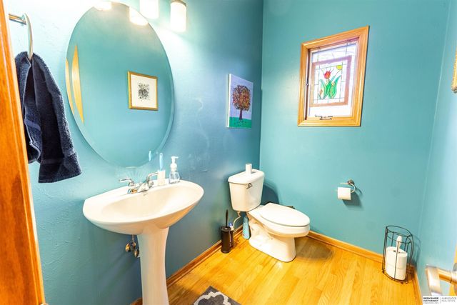 9917 Brentwood Drive, La Vista, NE 68128