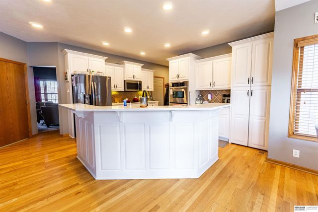 9917 Brentwood Drive, La Vista, NE 68128