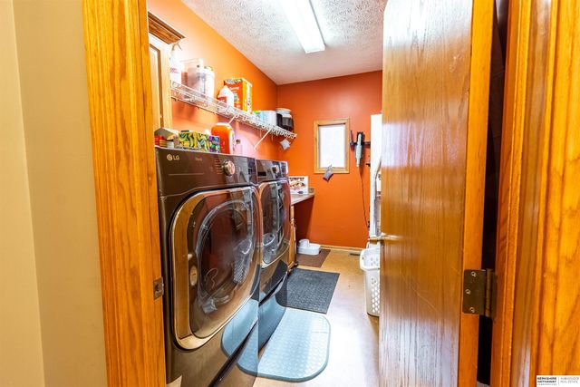 9917 Brentwood Drive, La Vista, NE 68128