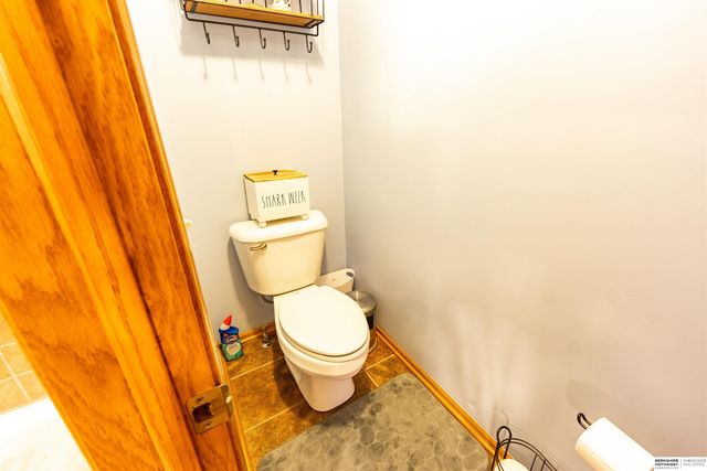 9917 Brentwood Drive, La Vista, NE 68128