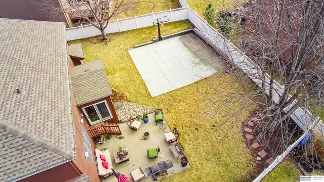 9917 Brentwood Drive, La Vista, NE 68128