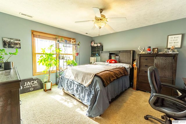 9917 Brentwood Drive, La Vista, NE 68128