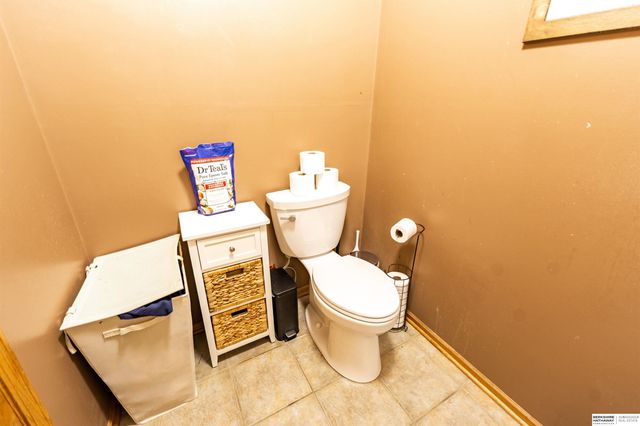 9917 Brentwood Drive, La Vista, NE 68128