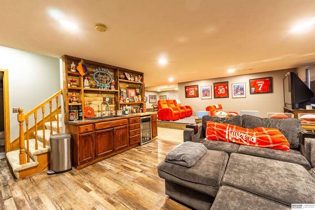 9917 Brentwood Drive, La Vista, NE 68128