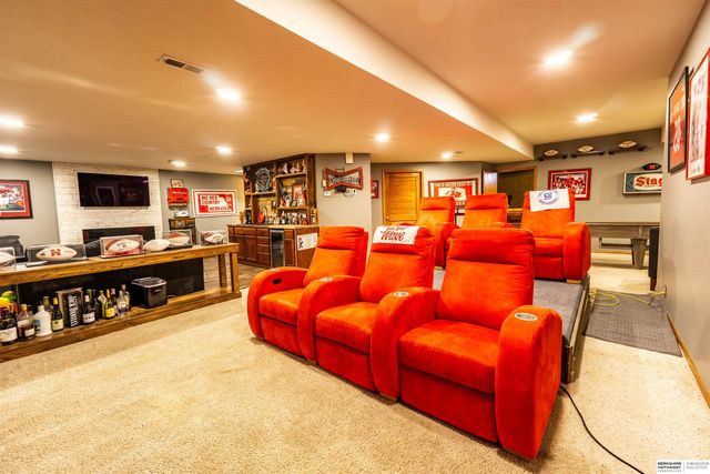 9917 Brentwood Drive, La Vista, NE 68128