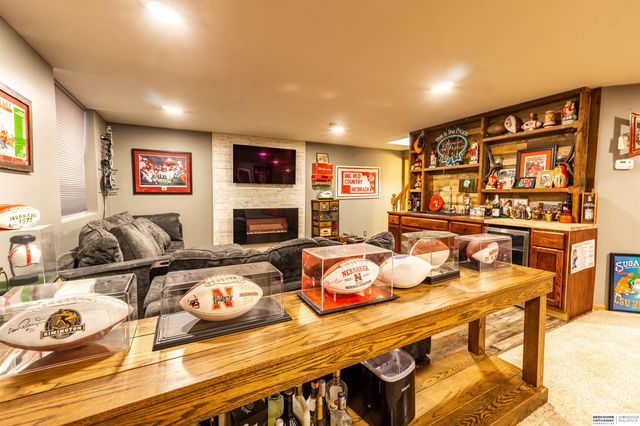 9917 Brentwood Drive, La Vista, NE 68128