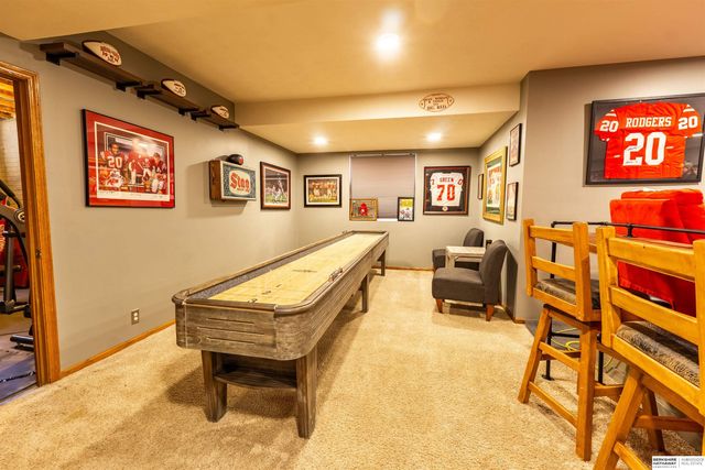 9917 Brentwood Drive, La Vista, NE 68128