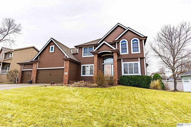 9917 Brentwood Drive, La Vista, NE 68128