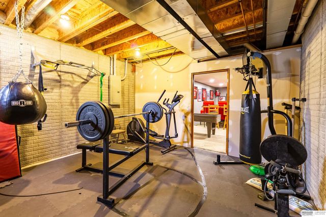 9917 Brentwood Drive, La Vista, NE 68128