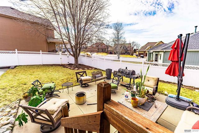 9917 Brentwood Drive, La Vista, NE 68128