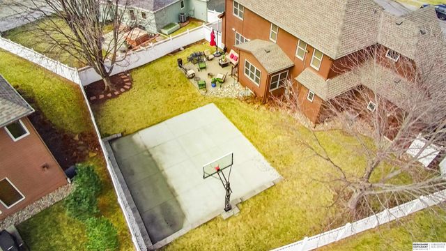 9917 Brentwood Drive, La Vista, NE 68128