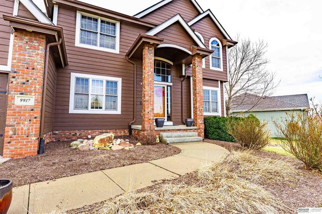 9917 Brentwood Drive, La Vista, NE 68128
