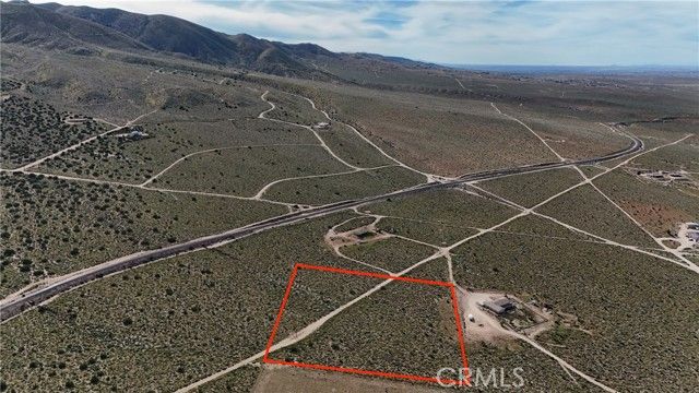 713 Kinglet Road, Apple Valley, CA 92308