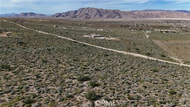 713 Kinglet Road, Apple Valley, CA 92308