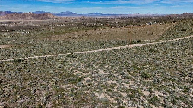 713 Kinglet Road, Apple Valley, CA 92308
