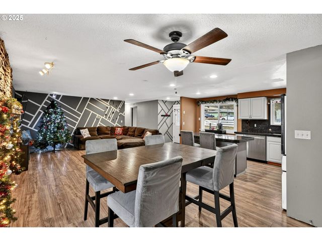 10800 Se KATHY Ln, Boring, OR 97009