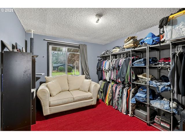 10800 Se KATHY Ln, Boring, OR 97009