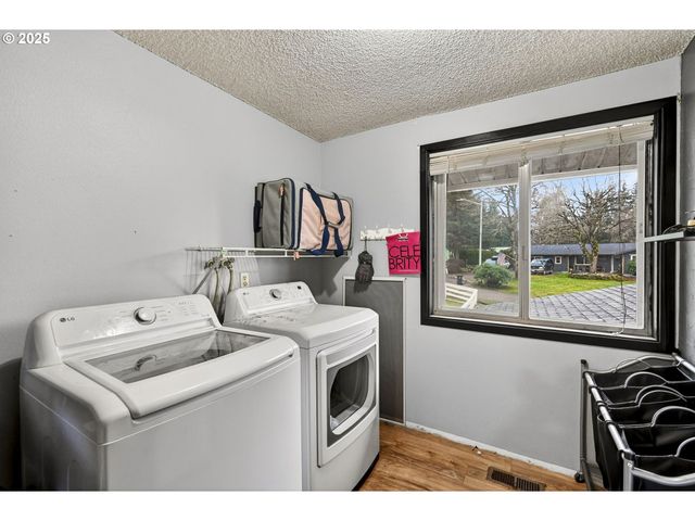 10800 Se KATHY Ln, Boring, OR 97009