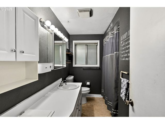 10800 Se KATHY Ln, Boring, OR 97009