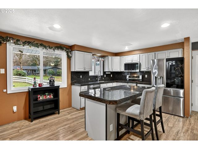 10800 Se KATHY Ln, Boring, OR 97009