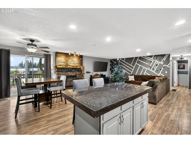 10800 Se KATHY Ln, Boring, OR 97009