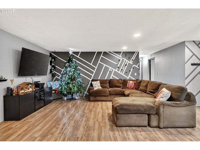 10800 Se KATHY Ln, Boring, OR 97009