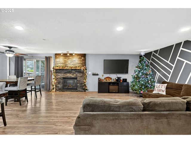 10800 Se KATHY Ln, Boring, OR 97009