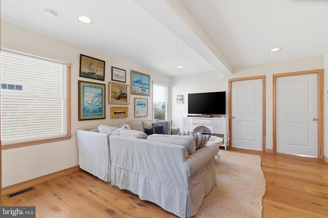 18 W TEBCO TER, Long Beach, NJ 08008