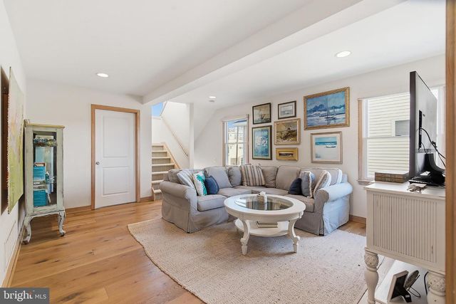 18 W TEBCO TER, Long Beach, NJ 08008