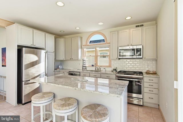 18 W TEBCO TER, Long Beach, NJ 08008