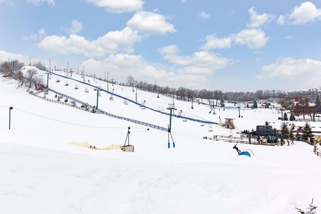 212 Interlachen Road, Burnsville, MN 55306